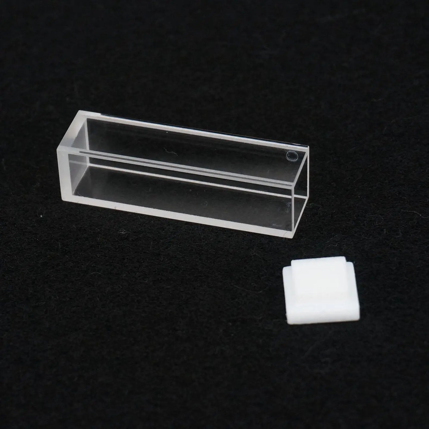 3.5ml 10mm Path JGS1 Quartz Cuvette Cell With Lid For Fluorescence Spectrometer - KiwisLove