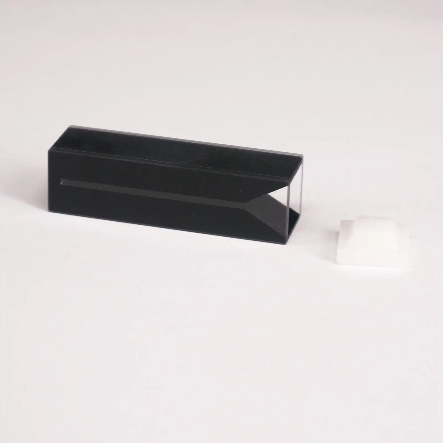 350ul 1mm Inside Width Micro JGS1 Quartz Cuvette Cell With Black Walls And Lid - KiwisLove