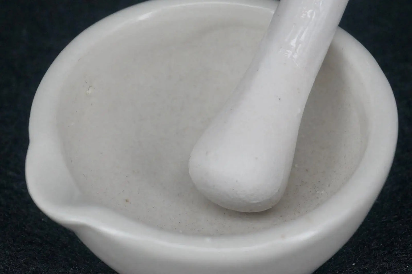 60mm Porcelain Mortar and Pestle Mixing Grinding Bowl Set White Lab Kit Tools - KiwisLove