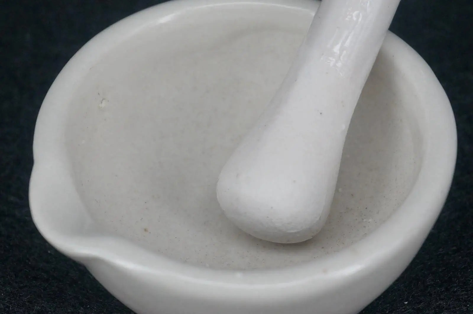 60mm Porcelain Mortar and Pestle Mixing Grinding Bowl Set White Lab Kit Tools - KiwisLove