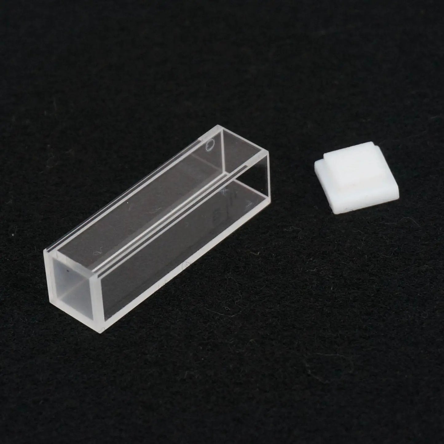 3.5ml 10mm Path JGS1 Quartz Cuvette Cell With Lid For Fluorescence Spectrometer - KiwisLove