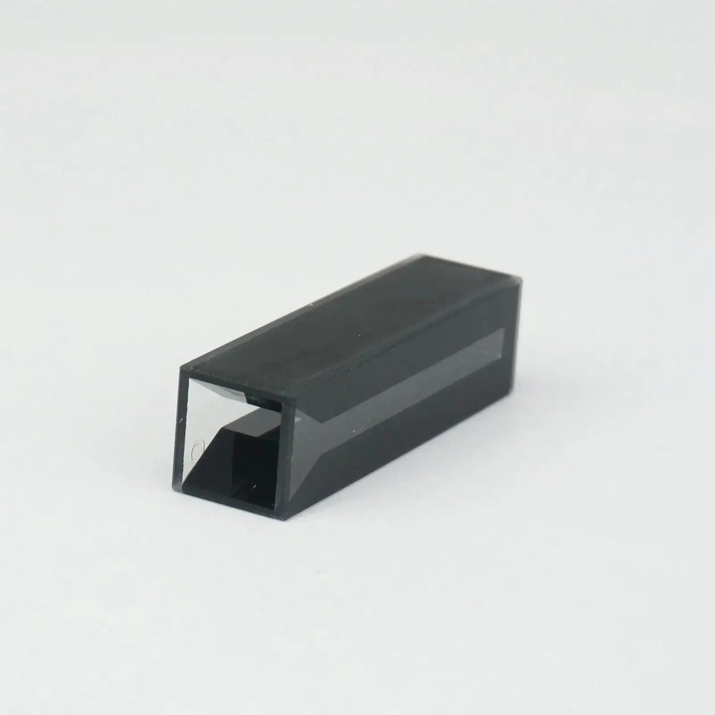 1050ul 10mm Path Length Micro JGS1 Quartz Cuvette Cell With Black Walls And Lid - KiwisLove
