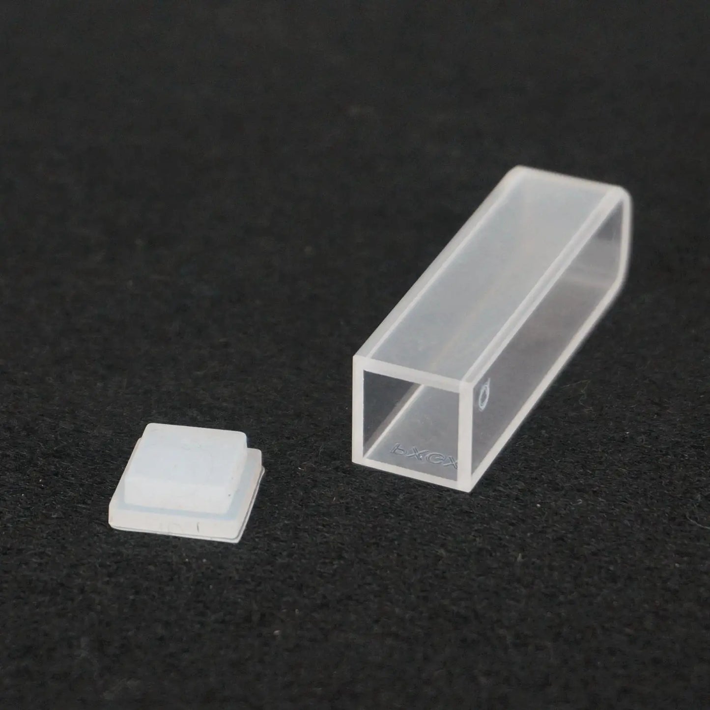 Acid and Alkali Resistant A Box With 2pcs 3.5ml 10mm Path Length JGS1 Quartz Cuvette Cell With Lid For Spectrophotometers - KiwisLove