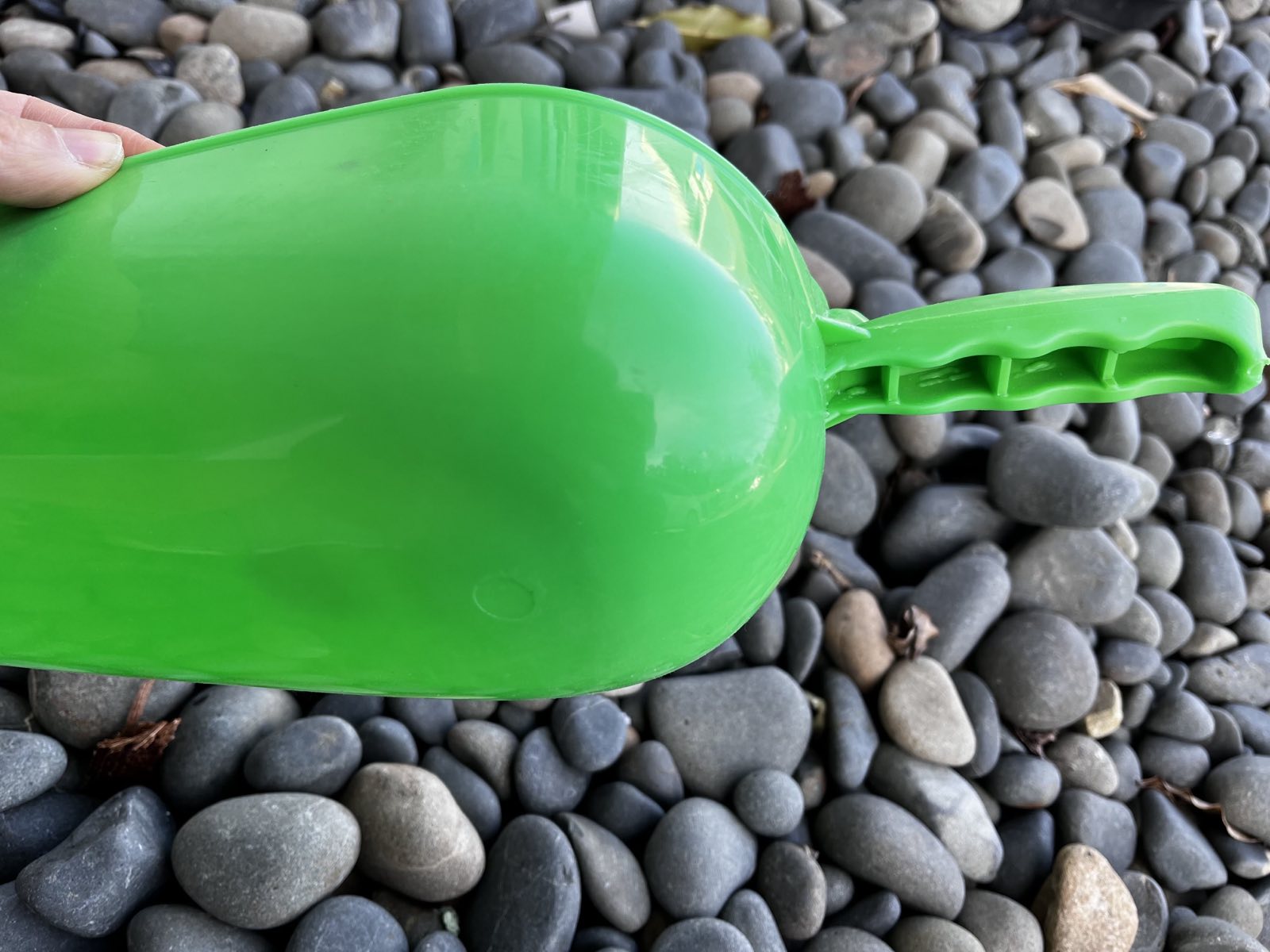 NZ Stock  Plastic Thickened Feed & Play Shovel  – For Pig Feeding, Sand & Snow Play - KiwisLove