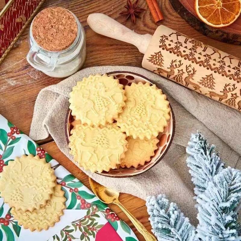 NZ Stock Christmas ELK Embossing Rolling Pin – 35×5cm Beech Wood Engraved Cookie Dough Roller