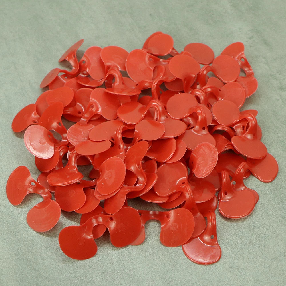 50pcs Chicken Red Glasses  Plastic Pheasant Anti-pecking Goggles Glasses with Bolt Protect Eyes Feeding Farm Poultry Hens access